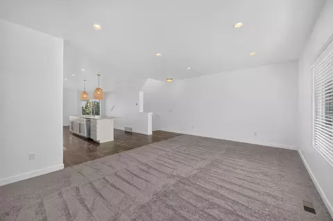 Living - 662 W Koins Way, Bluffdale, UT 84065 photo 3 of 4