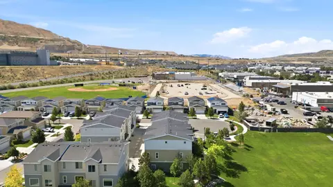 View/Area - 662 W Koins Way, Bluffdale, UT 84065 photo 6 of 7