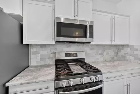 Kitchen - 662 W Koins Way, Bluffdale, UT 84065 photo 4 of 5