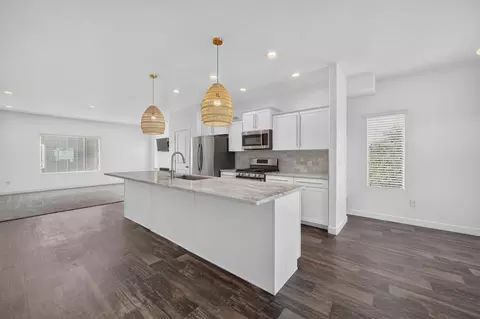 Kitchen - 662 W Koins Way, Bluffdale, UT 84065 photo 3 of 5