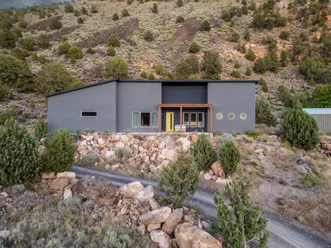 Exterior - 153 S Stagecoach Dr, Brookside, UT 84782 photo 7 of 8