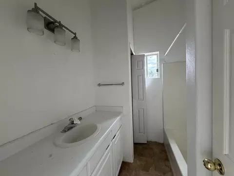 Bath - 207 E Red Hill Rd, Central, UT 84722 photo 1 of 2
