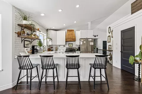 Kitchen - 865 W Old Highway 91, Parowan, UT 84761 photo 3 of 4
