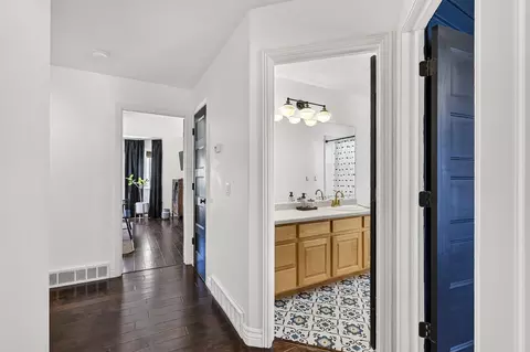 Entry Way - 865 W Old Highway 91, Parowan, UT 84761 photo 2 of 3