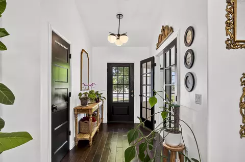 Entry Way - 865 W Old Highway 91, Parowan, UT 84761 photo 1 of 3