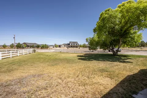 Exterior - 865 W Old Highway 91, Parowan, UT 84761 photo 11 of 16
