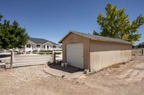 Exterior - 865 W Old Highway 91, Parowan, UT 84761 photo 15 of 16