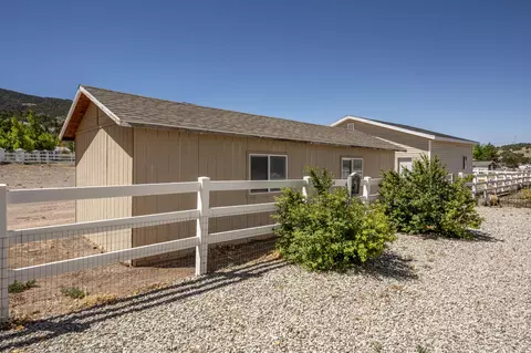 Exterior - 865 W Old Highway 91, Parowan, UT 84761 photo 14 of 16