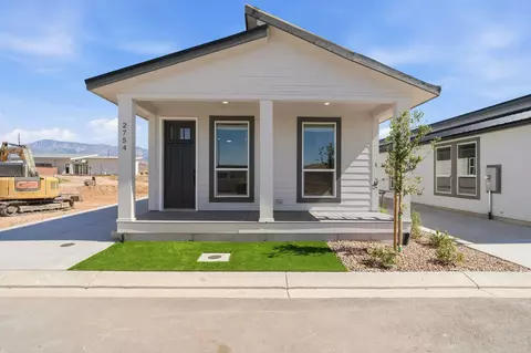 2746 Crest View Ln, Hurricane, UT 84737
