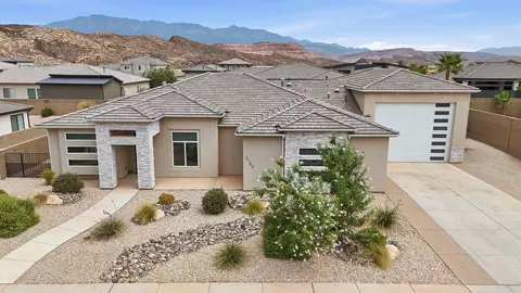 5162 W 2040 S, Hurricane, UT 84737