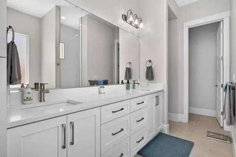Bath - 4044 S 490 E, Washington, UT 84780 photo 2 of 5