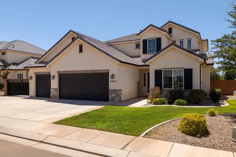 Exterior - 4044 S 490 E, Washington, UT 84780 photo 2 of 6