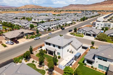 View/Area - 4044 S 490 E, Washington, UT 84780 photo 4 of 6