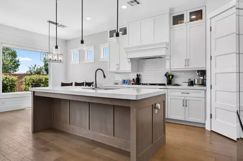 Kitchen - 4044 S 490 E, Washington, UT 84780 photo 1 of 4