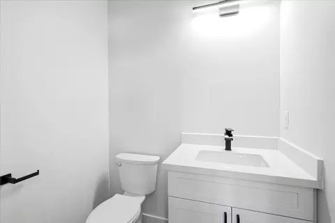 Bath - 460 E 400 N, Payson, UT 84651 photo 4 of 4