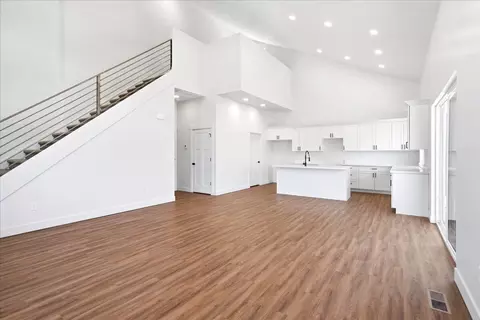 Living - 460 E 400 N, Payson, UT 84651 photo 3 of 4