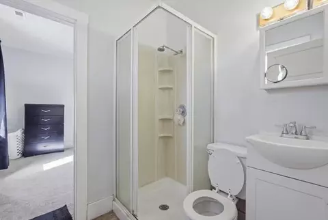 Bath - 306 S 200 East St, Enterprise, UT 84725 photo 1 of 1