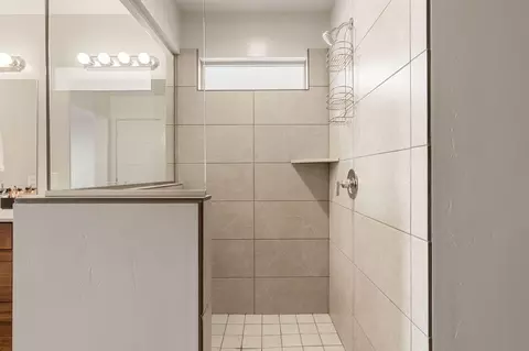 Bath - 4101 E Phobos Ln, Saint George, UT 84790 photo 3 of 4