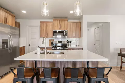 Kitchen - 4101 E Phobos Ln, Saint George, UT 84790 photo 3 of 4