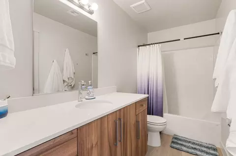 Bath - 4101 E Phobos Ln, Saint George, UT 84790 photo 4 of 4