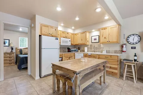Kitchen - 681 Utah 143 #2B, Brian Head, UT 84719 photo 3 of 4