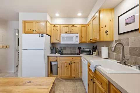 Kitchen - 681 Utah 143 #2B, Brian Head, UT 84719 photo 4 of 4