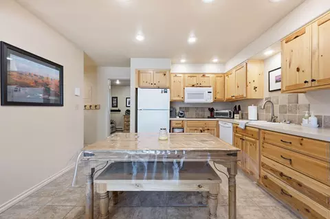 Kitchen - 681 Utah 143 #2B, Brian Head, UT 84719 photo 2 of 4