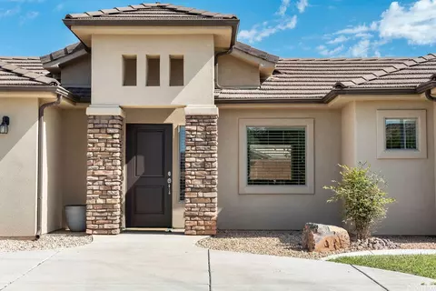 Exterior - 681 N 75 E, La Verkin, UT 84745 photo 3 of 8