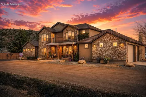 1045 W Sapphire Dr, Saint George, UT 84790
