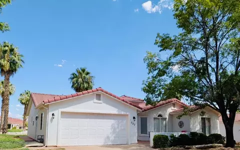 527 S Fiesta Dr, Ivins, UT 84738