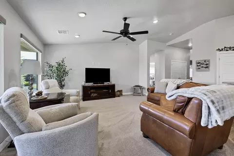 Living - 3471 E 3230 South St, Saint George, UT 84790 photo 2 of 3