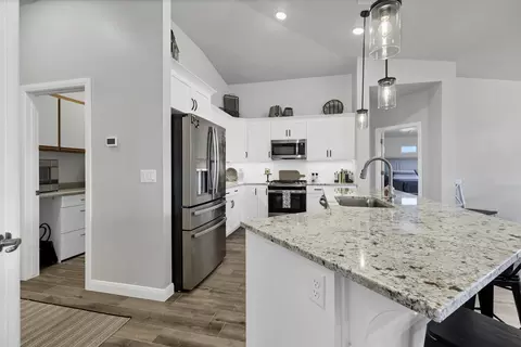 Kitchen - 3471 E 3230 South St, Saint George, UT 84790 photo 2 of 5