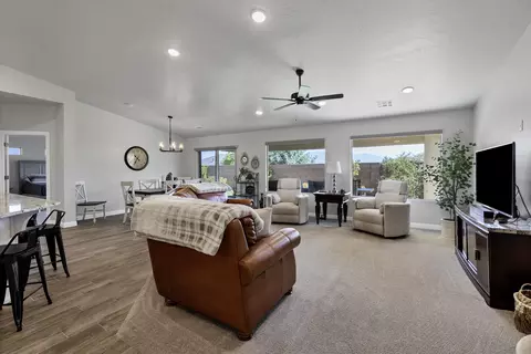Living - 3471 E 3230 South St, Saint George, UT 84790 photo 1 of 3