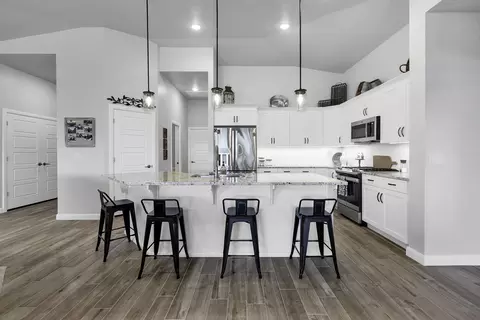 Kitchen - 3471 E 3230 South St, Saint George, UT 84790 photo 3 of 5