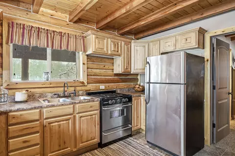 Kitchen - 4642 S 2275 E, Cedar City, UT 84720 photo 3 of 4