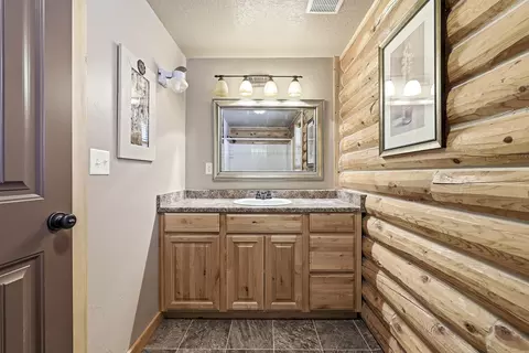 Bath - 4642 S 2275 E, Cedar City, UT 84720 photo 1 of 6