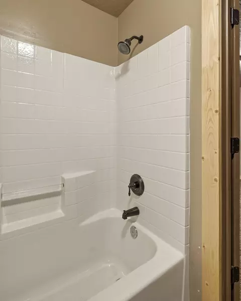 Bath - 4642 S 2275 E, Cedar City, UT 84720 photo 6 of 6