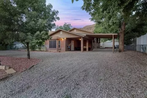65 S Main St, La Verkin, UT 84745