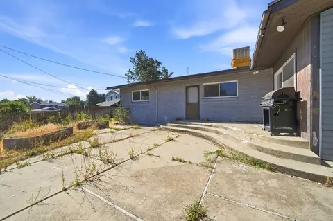 Exterior - 1669 E 8685 S, Sandy, UT 84093 photo 5 of 9