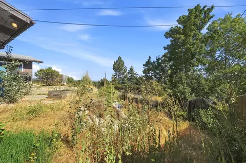 Exterior - 1669 E 8685 S, Sandy, UT 84093 photo 7 of 9