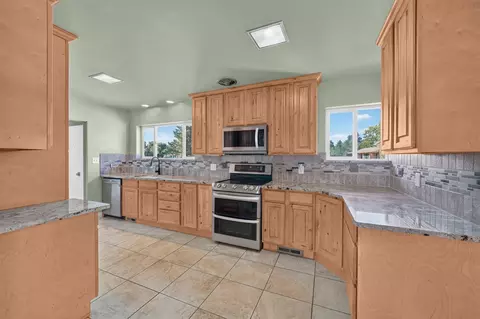 Kitchen - 1669 E 8685 S, Sandy, UT 84093 photo 2 of 2