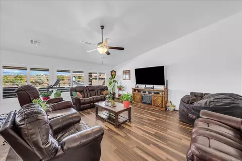 Living - 1095 E 3685 S, Washington, UT 84780 photo 1 of 1