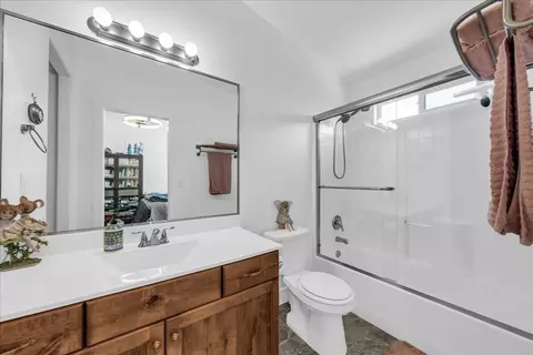 Bath - 1095 E 3685 S, Washington, UT 84780 photo 4 of 4