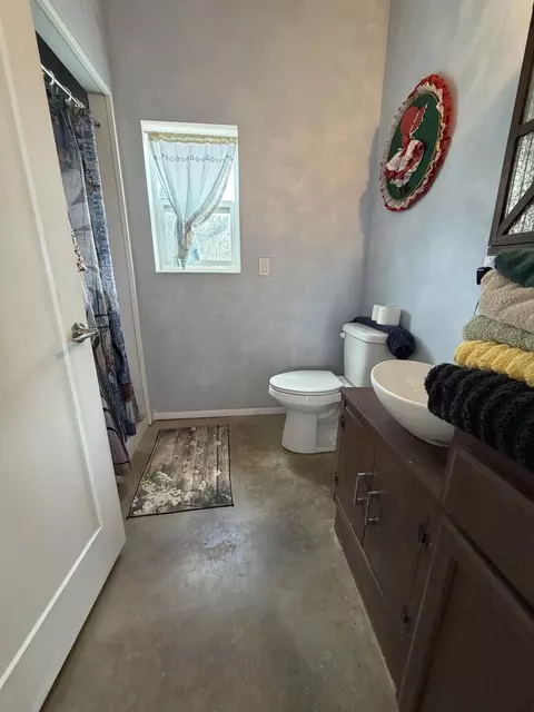 Bath - 248 E 50 S, Tropic, UT 84776 photo 1 of 2