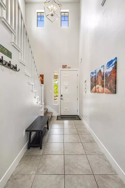 Entry Way - 379 N Puerta Dr, Washington, UT 84780 photo 2 of 3