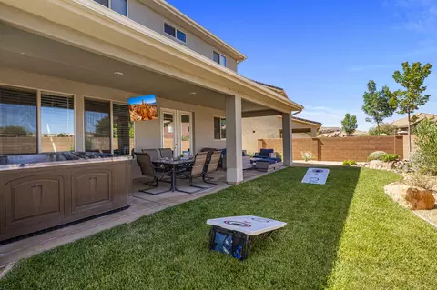 Exterior - 379 N Puerta Dr, Washington, UT 84780 photo 10 of 23