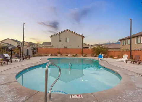 Exterior - 379 N Puerta Dr, Washington, UT 84780 photo 16 of 23