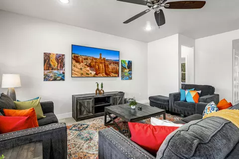 Living - 379 N Puerta Dr, Washington, UT 84780 photo 2 of 5