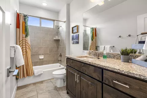 Bath - 379 N Puerta Dr, Washington, UT 84780 photo 5 of 6