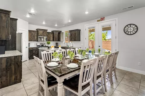 Dining - 379 N Puerta Dr, Washington, UT 84780 photo 1 of 3